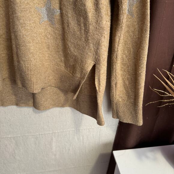 Knox Rose Sweater Size L Tan V-Neck Pullover Soft Knit Rhinestone Star Detail - Picture 8 of 12